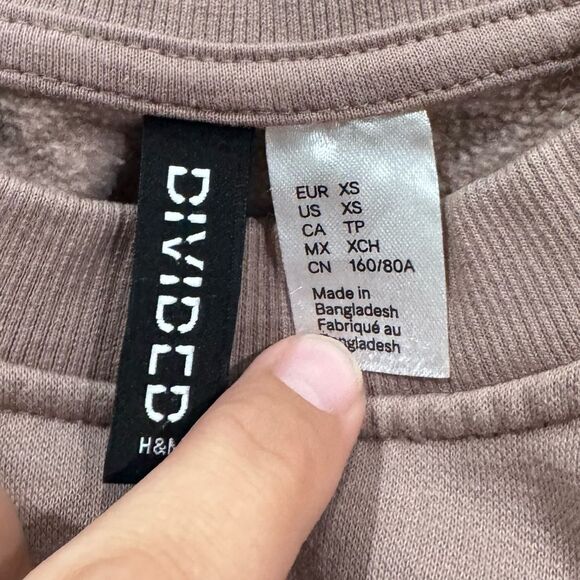 H&M Divided Milano Cropped Crewneck Sweatshirt Women’s XS - Picture 2 of 2